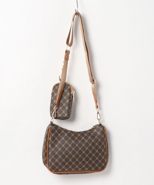 SPINNS（スピンズ）の「【2WAY仕様】ミニポーチ付き フェイクレザーモノグラムショルダーバッグ（ショルダーバッグ・レディース・ブラック/ベージュ/ブラウン・ONESIZE）」の4枚目の写真