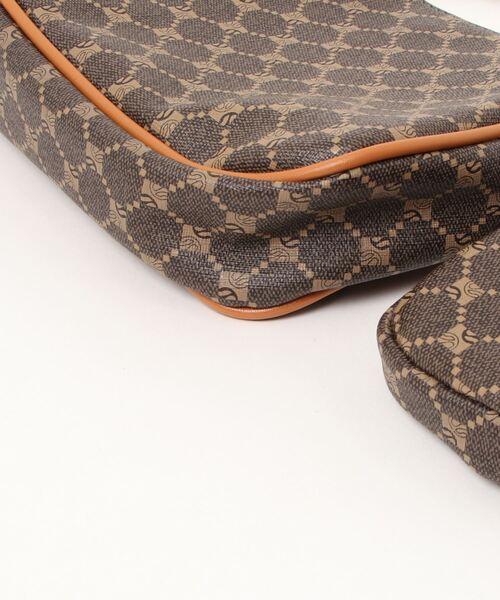 SPINNS（スピンズ）の「【2WAY仕様】ミニポーチ付き フェイクレザーモノグラムショルダーバッグ（ショルダーバッグ・レディース・ブラック/ベージュ/ブラウン・ONESIZE）」の8枚目の写真