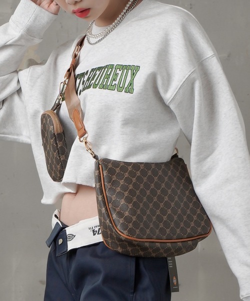 SPINNS（スピンズ）の「【2WAY仕様】ミニポーチ付き フェイクレザーモノグラムショルダーバッグ（ショルダーバッグ・レディース・ブラック/ベージュ/ブラウン・ONESIZE）」の16枚目の写真