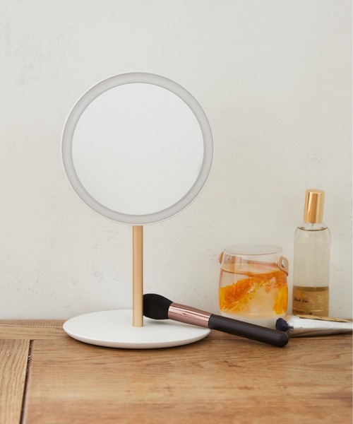 BIRTHDAY BAR（バースデイバー）の「TRAVEL MAKEUP MIRROR LED付き 折りたたみスタンドミラー（手鏡/メイクミラー・レディース・ホワイト/ピンク・フリー）」の2枚目の写真