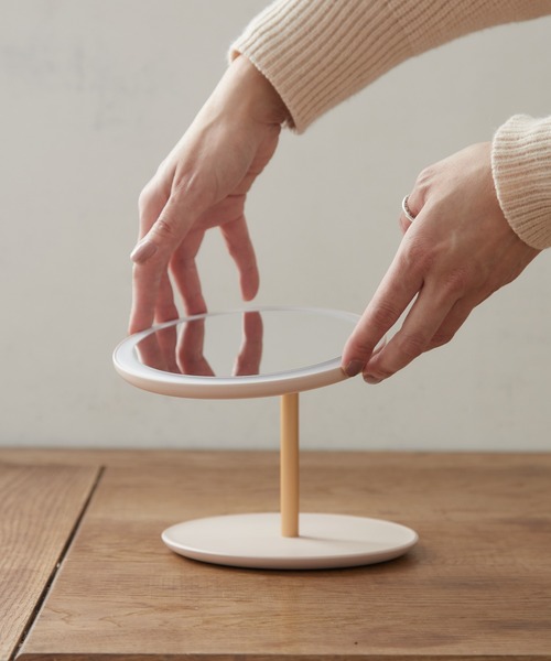 BIRTHDAY BAR（バースデイバー）の「TRAVEL MAKEUP MIRROR LED付き 折りたたみスタンドミラー（手鏡/メイクミラー・レディース・ホワイト/ピンク・フリー）」の18枚目の写真