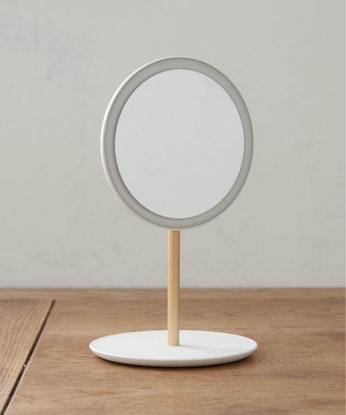 BIRTHDAY BAR（バースデイバー）の「TRAVEL MAKEUP MIRROR LED付き 折りたたみスタンドミラー（手鏡/メイクミラー・レディース・ホワイト/ピンク・フリー）」の5枚目の写真