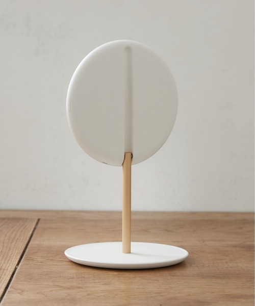 BIRTHDAY BAR（バースデイバー）の「TRAVEL MAKEUP MIRROR LED付き 折りたたみスタンドミラー（手鏡/メイクミラー・レディース・ホワイト/ピンク・フリー）」の6枚目の写真