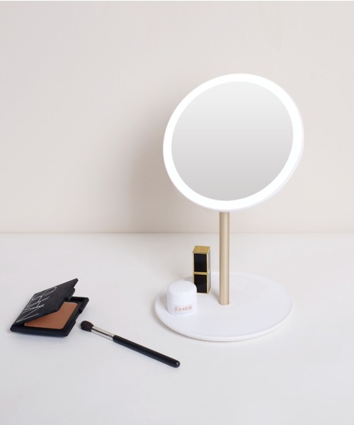 BIRTHDAY BAR（バースデイバー）の「TRAVEL MAKEUP MIRROR LED付き 折りたたみスタンドミラー（手鏡/メイクミラー・レディース・ホワイト/ピンク・フリー）」の4枚目の写真