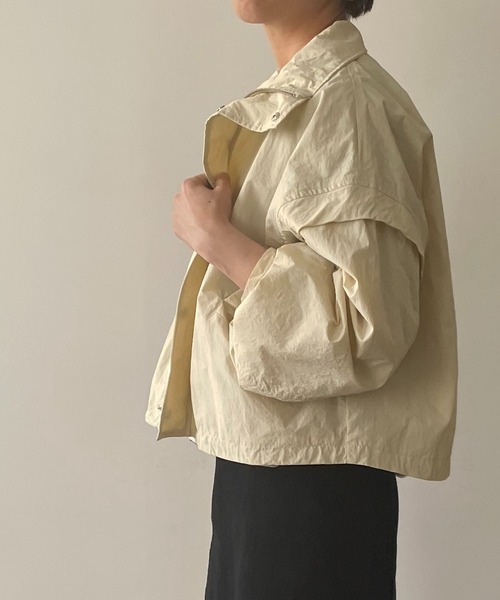 210nouve（トゥージュヌーブ）の「オーバーサイズスタンドカラーブルゾン（ブルゾン・レディース・カーキ/ブラック/サックスブルー/アイボリー・FREE）」の18枚目の写真