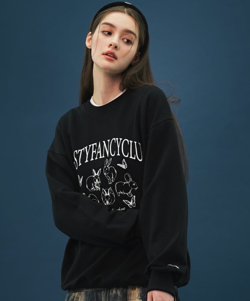 FANCY CLUB(ファンシークラブ)の「A'GEM/9 × .kom『 FANCY CLUB/ファンシークラブ』LEPRE SWEATSHIRT/ウサギデザイン スウェットシャツ(スウェット・レディース・ブラック/グレー/ブルー・FREE)」の2枚目の写真