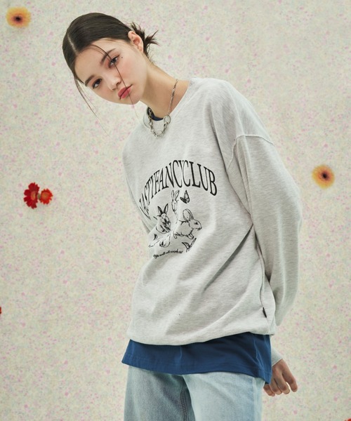 FANCY CLUB(ファンシークラブ)の「A'GEM/9 × .kom『 FANCY CLUB/ファンシークラブ』LEPRE SWEATSHIRT/ウサギデザイン スウェットシャツ(スウェット・レディース・ブラック/グレー/ブルー・FREE)」の4枚目の写真