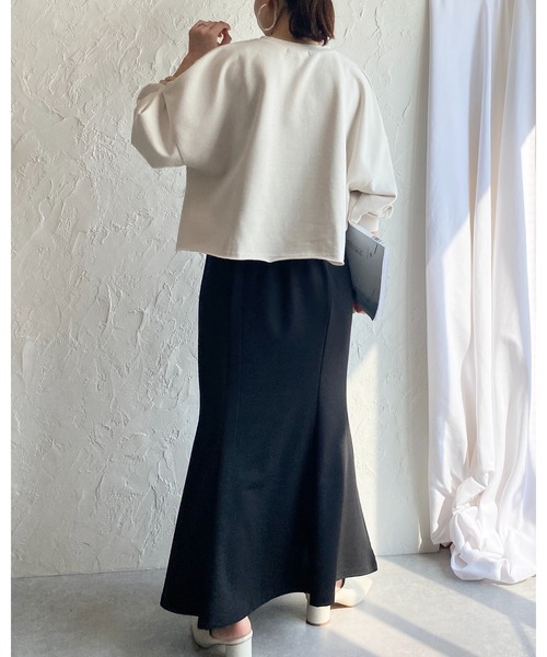 She's Closet（シーズクローゼット）の「編み上げレースアップリボン裏毛ショート丈長袖プルオーバースウェット（スウェット・レディース・アイボリー/オートミール/キャメル・FREE）」の4枚目の写真