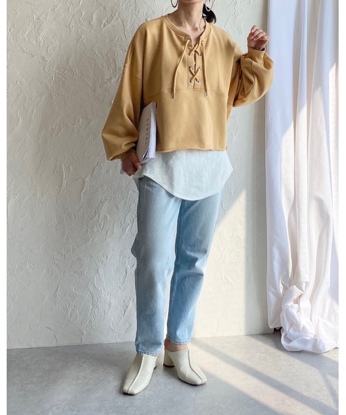 She's Closet（シーズクローゼット）の「編み上げレースアップリボン裏毛ショート丈長袖プルオーバースウェット（スウェット・レディース・アイボリー/オートミール/キャメル・FREE）」の7枚目の写真