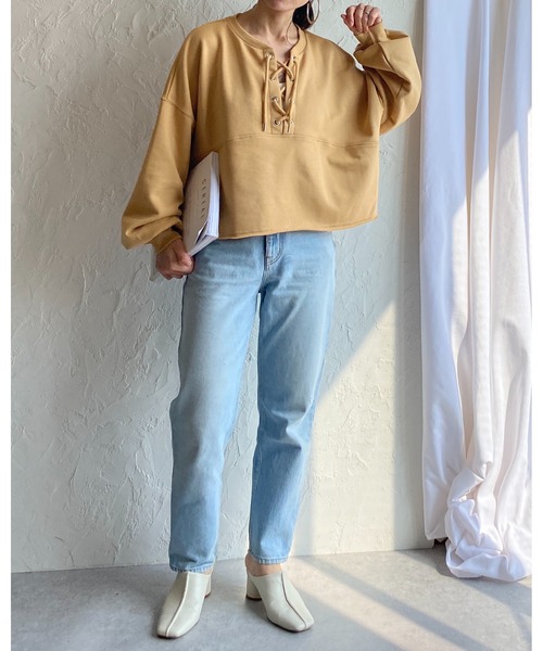 She's Closet（シーズクローゼット）の「編み上げレースアップリボン裏毛ショート丈長袖プルオーバースウェット（スウェット・レディース・アイボリー/オートミール/キャメル・FREE）」の10枚目の写真