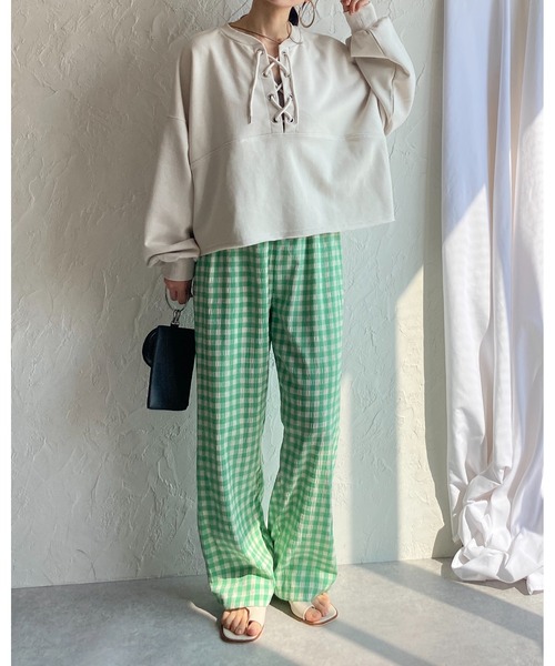 She's Closet（シーズクローゼット）の「編み上げレースアップリボン裏毛ショート丈長袖プルオーバースウェット（スウェット・レディース・アイボリー/オートミール/キャメル・FREE）」の19枚目の写真