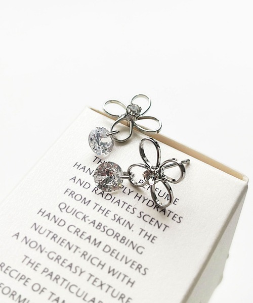CEMONEMO(セモネモ)の「ワイヤー フラワー キュービックピアス(ピアス(両耳用)・レディース・ゴールド/シルバー・FREE)」の12枚目の写真