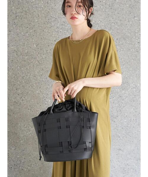 earth music&ecology（アースミュージックアンドエコロジー）の「巾着付きカットワークバッグ（トートバッグ・レディース・ブラック/キャメル・FREE）」の4枚目の写真