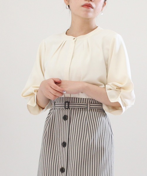 TRUDEA（トルディア）の「ボリュームスリーブブラウス（シャツ/ブラウス・レディース・アイボリー/ミント/チャコールグレー/ベージュ/ピンク/ブルーグリーン/グレー/ダークグリーン/ブラウン/ネイビー/パープル・LARGE/MEDIUM）」の5枚目の写真