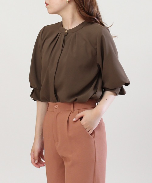 TRUDEA（トルディア）の「ボリュームスリーブブラウス（シャツ/ブラウス・レディース・アイボリー/ミント/チャコールグレー/ベージュ/ピンク/ブルーグリーン/グレー/ダークグリーン/ブラウン/ネイビー/パープル・LARGE/MEDIUM）」の4枚目の写真