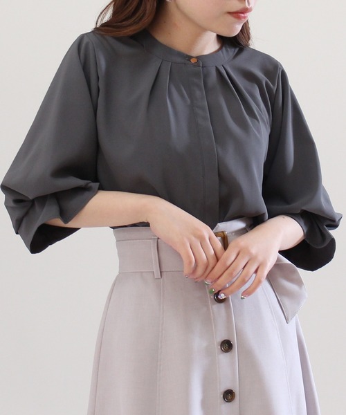 TRUDEA（トルディア）の「ボリュームスリーブブラウス（シャツ/ブラウス・レディース・アイボリー/ミント/チャコールグレー/ベージュ/ピンク/ブルーグリーン/グレー/ダークグリーン/ブラウン/ネイビー/パープル・LARGE/MEDIUM）」の2枚目の写真