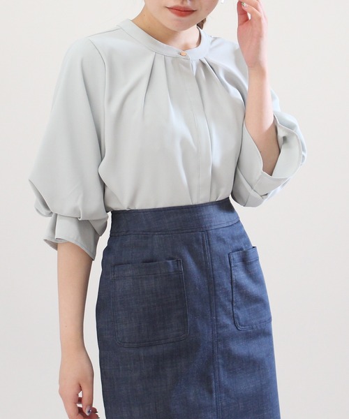 TRUDEA（トルディア）の「ボリュームスリーブブラウス（シャツ/ブラウス・レディース・アイボリー/ミント/チャコールグレー/ベージュ/ピンク/ブルーグリーン/グレー/ダークグリーン/ブラウン/ネイビー/パープル・LARGE/MEDIUM）」の7枚目の写真