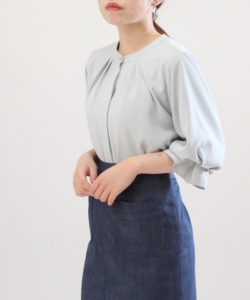 TRUDEA（トルディア）の「ボリュームスリーブブラウス（シャツ/ブラウス・レディース・アイボリー/ミント/チャコールグレー/ベージュ/ピンク/ブルーグリーン/グレー/ダークグリーン/ブラウン/ネイビー/パープル・LARGE/MEDIUM）」の20枚目の写真