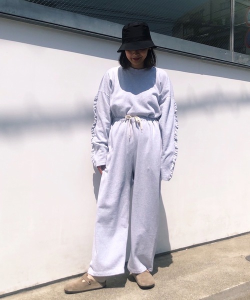 HOLIDAY（ホリデイ）の「MINI SWEAT BAGGY PANTS ミニスウェットバギー  