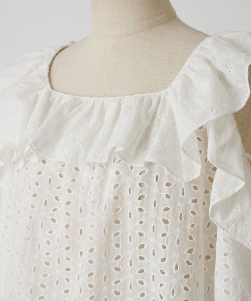 one after another NICE CLAUP（ワンアフターアナザーナイスクラップ）の「ヘルシーな肌見せが叶う　肩あきフリルブラウス（シャツ/ブラウス・レディース・アイボリー/オフホワイト/ホワイト系その他/ラベンダー・FREE）」の16枚目の写真
