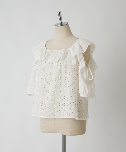 one after another NICE CLAUP（ワンアフターアナザーナイスクラップ）の「ヘルシーな肌見せが叶う　肩あきフリルブラウス（シャツ/ブラウス・レディース・アイボリー/オフホワイト/ホワイト系その他/ラベンダー・FREE）」の22枚目の写真