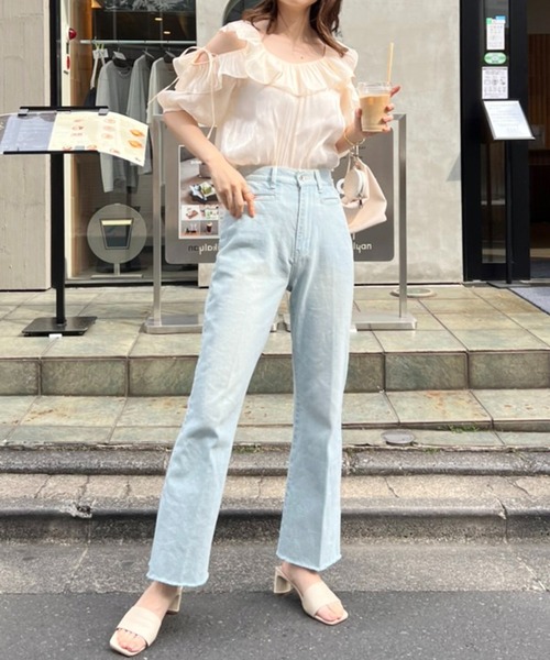 one after another NICE CLAUP（ワンアフターアナザーナイスクラップ）の「ヘルシーな肌見せが叶う　肩あきフリルブラウス（シャツ/ブラウス・レディース・アイボリー/オフホワイト/ホワイト系その他/ラベンダー・FREE）」の17枚目の写真