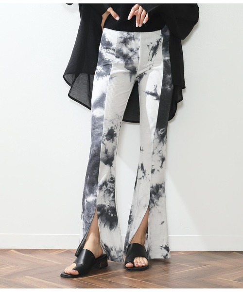 ANAP(アナップ)の「タイダイリブスリットフレアパンツ(その他パンツ・レディース・ベージュ/グリーン/ブラック・FREE)」の2枚目の写真