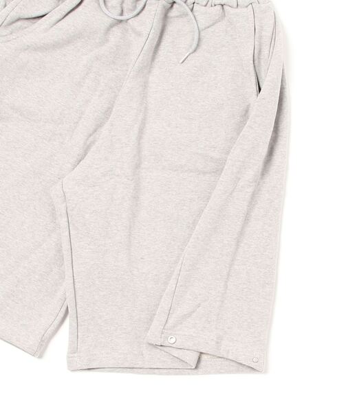 Chikashitsu +（チカシツプラス）の「【Chikashitsu +/チカシツプラス】side button sweat shorts/サイドボタン スウェットパンツ スウェット ハーフパンツ（スウェットパンツ・メンズ・ブラック/ブルー/グレー・ONE SIZE）」の4枚目の写真