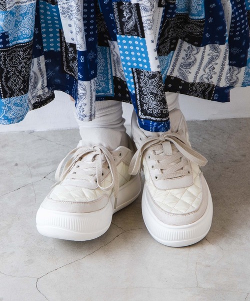 WEGO（ウィゴー）の「WEGO/キルティングスニーカー（スニーカー・レディース・オフホワイト/ブラック・MEDIUM/LARGE）」の10枚目の写真