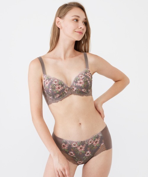 Triumph(トリンプ)の「恋するブラ563 ボーイズレングスTR563 PT(ショーツ・レディース・パープル/ブラウン・M/L)」の10枚目の写真