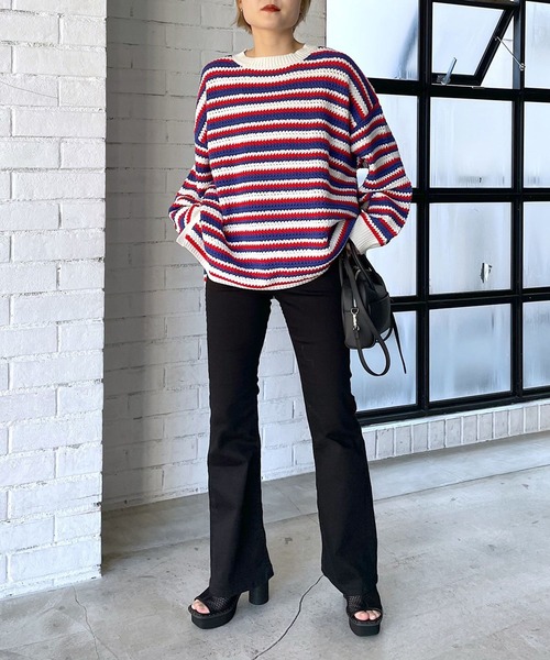 PAGEBOY（ページボーイ）の「フレアフィットジーンズ（デニムパンツ・レディース・ブラック/インディゴブルー/ロイヤルブルー/ブラック系その他・24inch/25inch/26inch/27inch）」の13枚目の写真