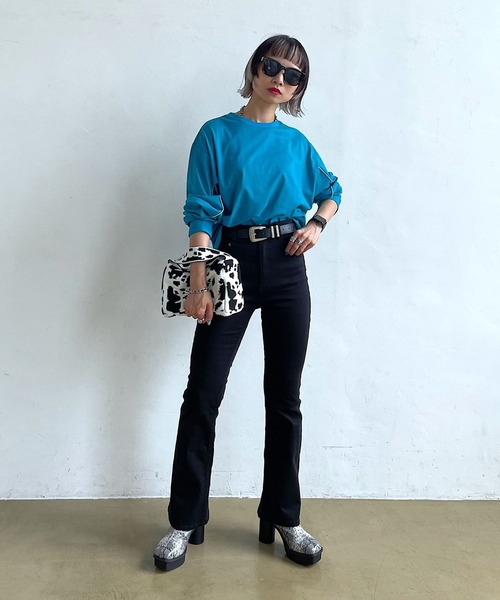 PAGEBOY（ページボーイ）の「フレアフィットジーンズ（デニムパンツ・レディース・ブラック/インディゴブルー/ロイヤルブルー/ブラック系その他・24inch/25inch/26inch/27inch）」の8枚目の写真