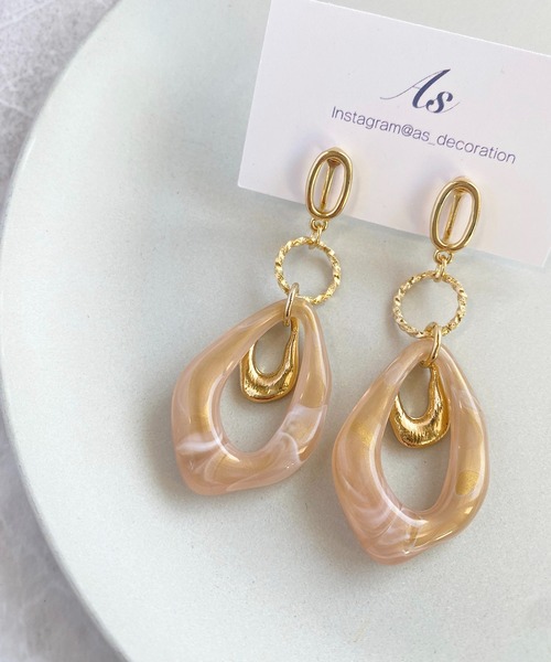 tone（トーン）の「【As】変形オーロラ　ゆらゆら　イヤリング(MA)（イヤリング・レディース・ホワイト/クリア/ゴールド/ブラウン/グリーン/ベージュ/パープル/その他2/ホワイト系2/ゴールド系その他2/ブラウン系その他2/グレー系その他2/グレー/ベージュ系2/パープル系2/グリーン系2・FREE）」の8枚目の写真