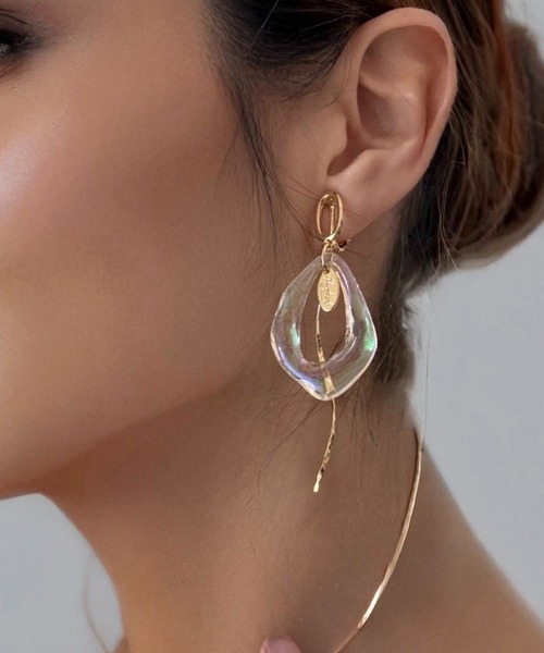 tone（トーン）の「【As】変形オーロラ　ゆらゆら　イヤリング(MA)（イヤリング・レディース・ホワイト/クリア/ゴールド/ブラウン/グリーン/ベージュ/パープル/その他2/ホワイト系2/ゴールド系その他2/ブラウン系その他2/グレー系その他2/グレー/ベージュ系2/パープル系2/グリーン系2・FREE）」の15枚目の写真