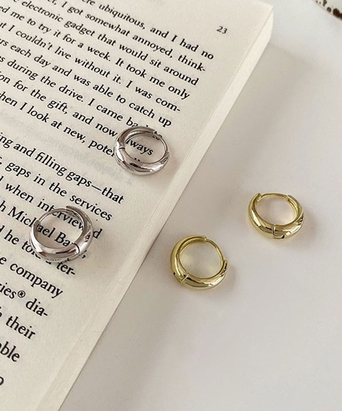 me+em select（ミームセレクト）の「minimal hoop pierce ／ ミニマルフープピアス（ピアス（両耳用）・レディース・シルバー/ゴールド・FREE）」の8枚目の写真