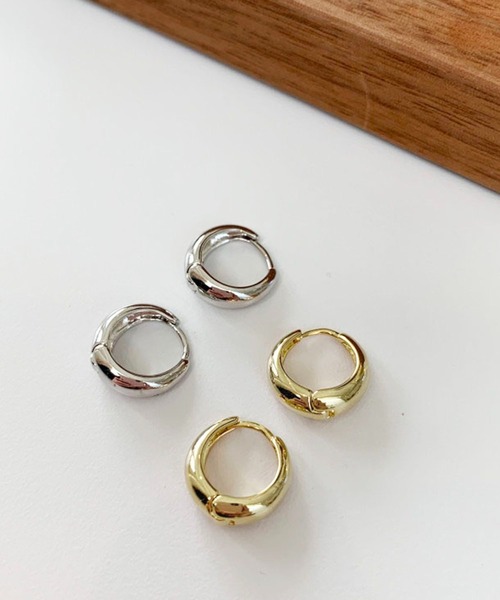 me+em select（ミームセレクト）の「minimal hoop pierce ／ ミニマルフープピアス（ピアス（両耳用）・レディース・シルバー/ゴールド・FREE）」の11枚目の写真