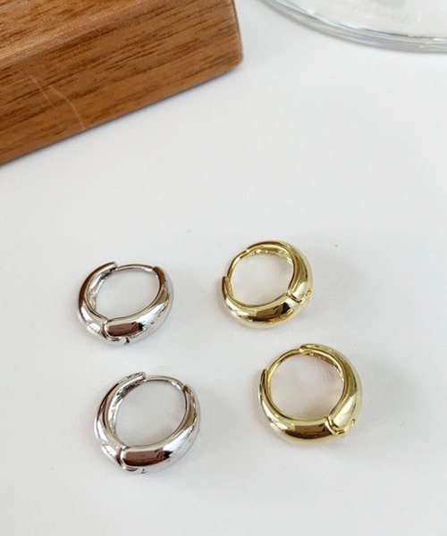 me+em select（ミームセレクト）の「minimal hoop pierce ／ ミニマルフープピアス（ピアス（両耳用）・レディース・シルバー/ゴールド・FREE）」の12枚目の写真