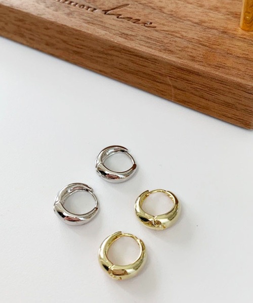 me+em select（ミームセレクト）の「minimal hoop pierce ／ ミニマルフープピアス（ピアス（両耳用）・レディース・シルバー/ゴールド・FREE）」の13枚目の写真