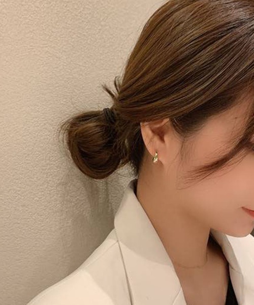 me+em select（ミームセレクト）の「minimal hoop pierce ／ ミニマルフープピアス（ピアス（両耳用）・レディース・シルバー/ゴールド・FREE）」の4枚目の写真