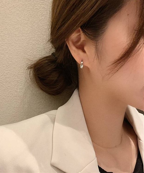 me+em select（ミームセレクト）の「minimal hoop pierce ／ ミニマルフープピアス（ピアス（両耳用）・レディース・シルバー/ゴールド・FREE）」の7枚目の写真