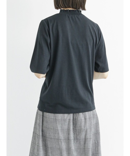 Samansa Mos2 blue(サマンサモスモスブルー)の「衿シャーリング5分袖カットソー(Tシャツ/カットソー・レディース・ブラック/モカ/キナリ・MEDIUM/LARGE)」の15枚目の写真