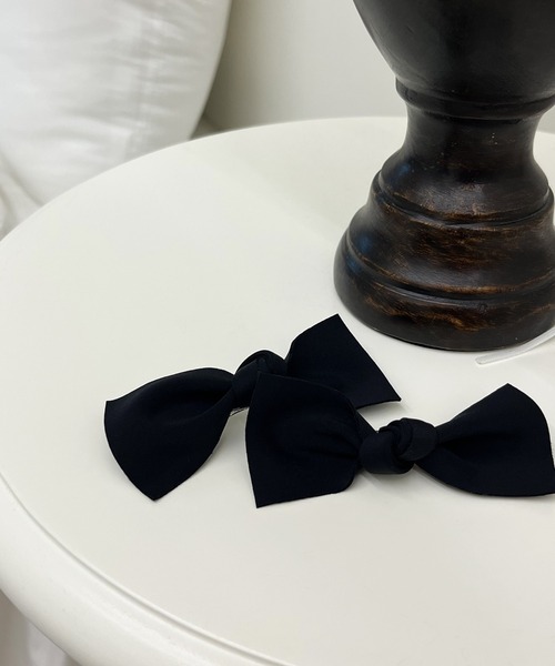 by muni:r（バイ ムニール）の「クラシックブラックリボンクリップ（バレッタ/ヘアクリップ・レディース・ブラック・ONE SIZE）」の6枚目の写真