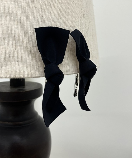 by muni:r（バイ ムニール）の「クラシックブラックリボンクリップ（バレッタ/ヘアクリップ・レディース・ブラック・ONE SIZE）」の8枚目の写真