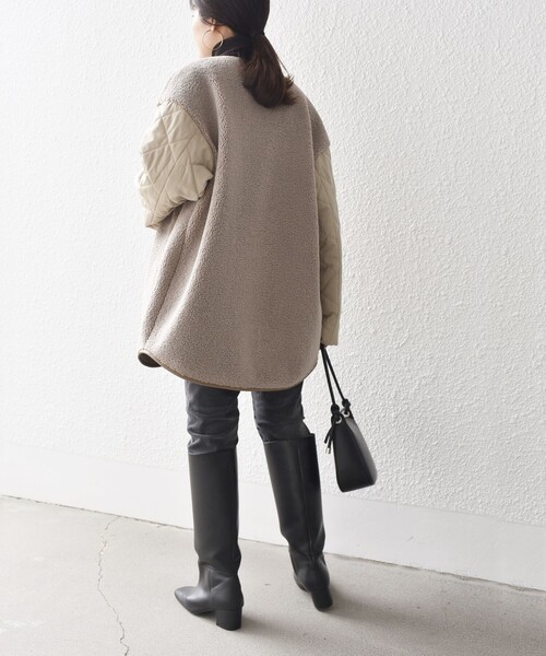 SHIPS（シップス）の「*ボア × キルティング ノーカラー ミディ コート◇（その他アウター・レディース・ベージュ/オフホワイト・ONE SIZE）」の18枚目の写真