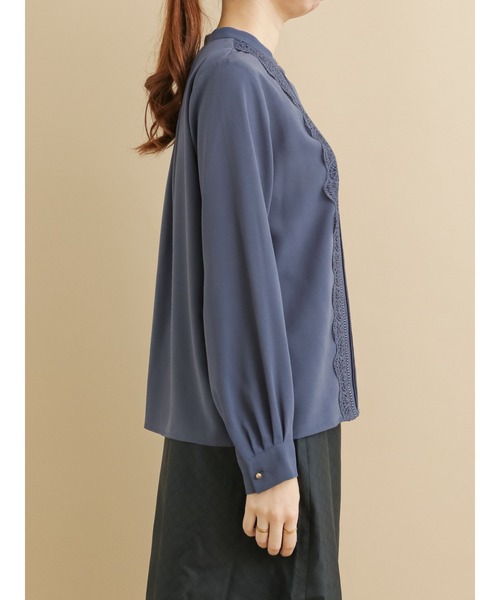 Te chichi(テチチ)の「フロントレースピンタックブラウス(シャツ/ブラウス・レディース・ネイビー/グレー/オフホワイト・フリ-)」の9枚目の写真