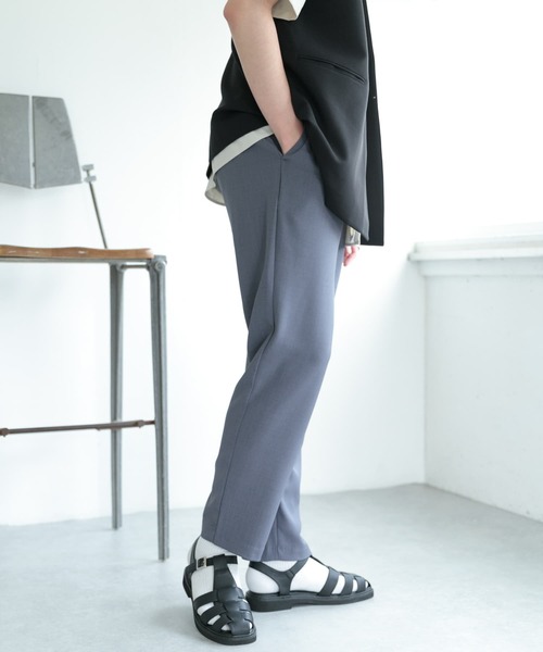 SENSE OF PLACE by URBAN RESEARCH(センスオブプレイスバイアーバンリサーチ)の「『セットアップ対応』『イージーケア』ダブルタックテーパードスラックス(スラックス・メンズ・ライトベージュ/チャコールグレー/ピンク/ブルー/オリーブ/ブラック・LARGE/MEDIUM/SMALL)」の19枚目の写真