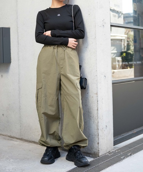 WEGO(ウィゴー)の「WEGO/ワンポイント刺繍リブトップス(Tシャツ/カットソー・レディース・ホワイト/ブラック・FREE)」の13枚目の写真