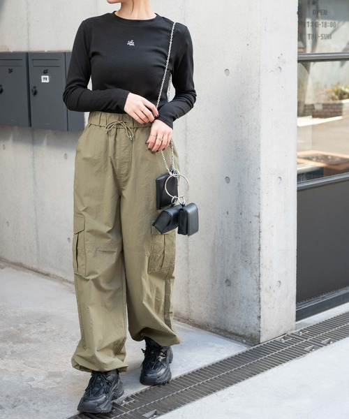 WEGO(ウィゴー)の「WEGO/ワンポイント刺繍リブトップス(Tシャツ/カットソー・レディース・ホワイト/ブラック・FREE)」の14枚目の写真