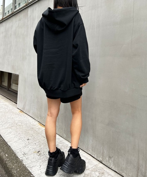 INGNI(イング)の「ハーフZIPカレッジロゴチュニックパーカー(パーカー・レディース・ブラック/オートミール/ベージュ系3・M)」の7枚目の写真