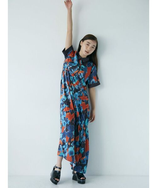 MURUA（ムルーア）の「ウィアードプリントワンピース（ワンピース・レディース・ホワイト/ネイビー・FREE）」の11枚目の写真